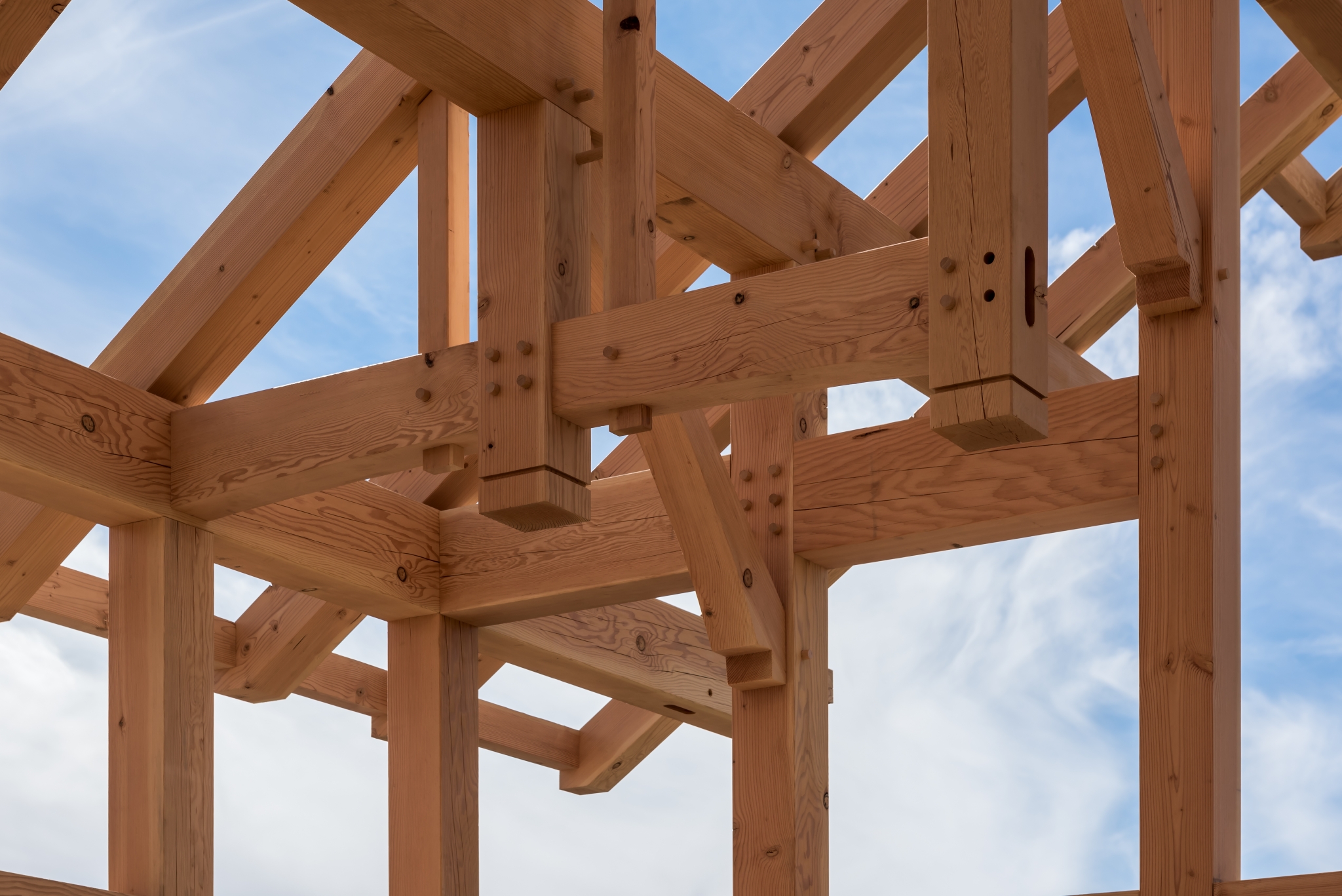 Explained: The Difference Between Timber Frame And Post & Beam ...